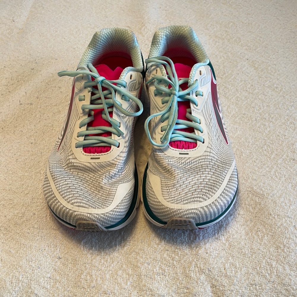 Brand new altra tennis shoes